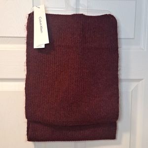 Calvin Klein Bugundy/Black Heathered Soft Warm Infinity Scarf. NWT